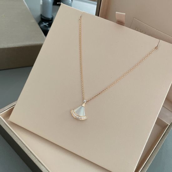 Bvlgari White Shell Fan Pendant Necklace
