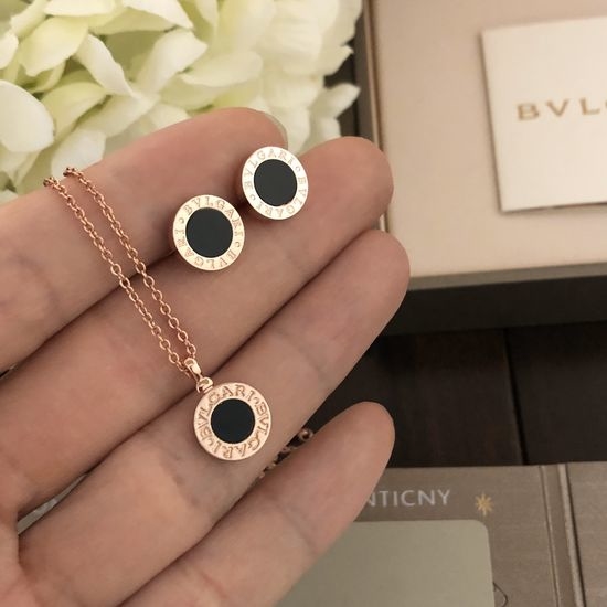 Bvlgari Reversible Natural Stone Pendant Jewelry