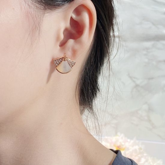 Bvlgari Upgraded Version Fan-Shaped Earrings