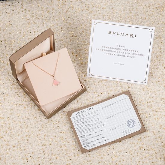 Bvlgari Pink Diamond Inlaid Elegant Necklace