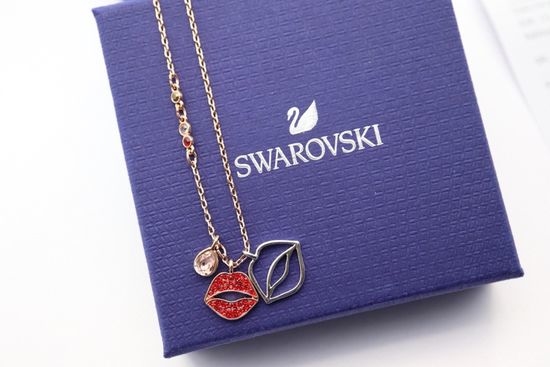 Swarovski Lips Pendant Clavicle Necklace Jewelry