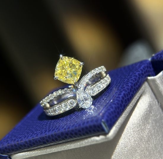 Chaumet Yellow Square Crown Cubic Zirconia Ring