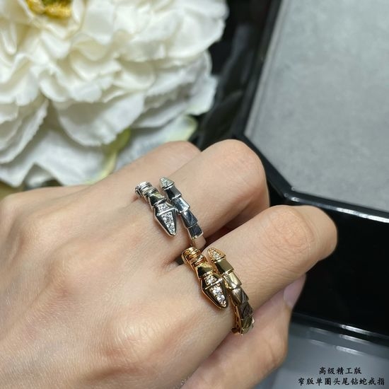 Bvlgari Bulgari Single Diamond Snake Ring