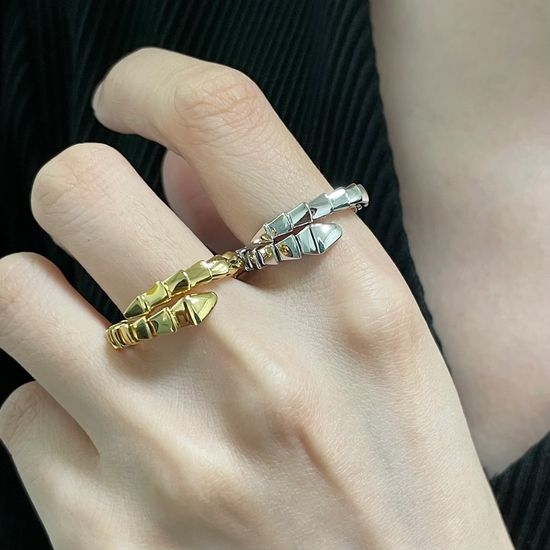 Bvlgari Stylish Thin Snake Ring With Memory Spring