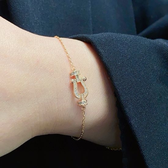 Fred Horseshoe Buckle Rose Gold Chain Bracelet