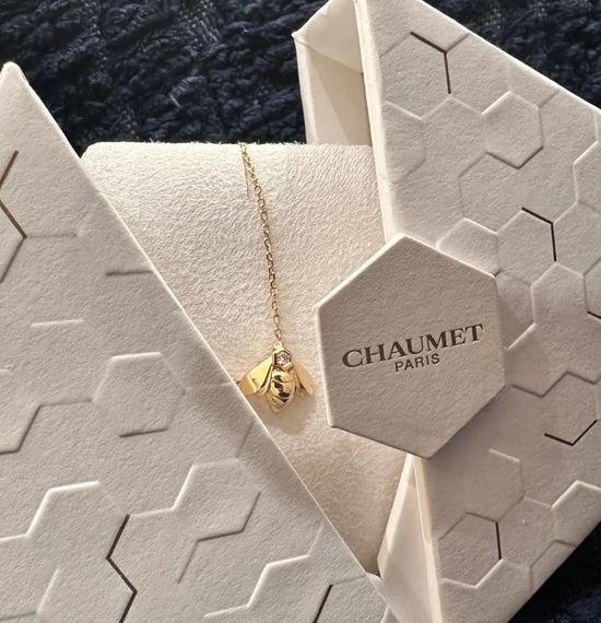 Chaumet Bee Shape Pendant Thin Chain Necklace