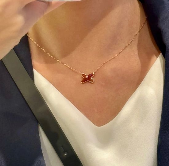 Chaumet Carnelian Crisscross Necklace Classic Jewelry