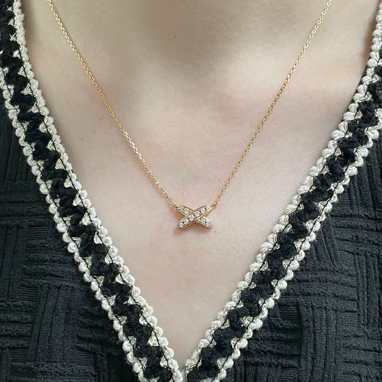 Chaumet Diamond Crisscross Necklace Elegant Jewelry