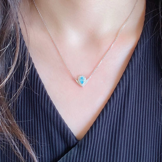 Chaumet Aquamarine Drop Pendant Necklace