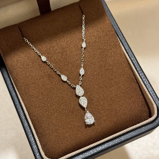 Chaumet Pear-shaped Diamond Tassel Silver Necklace