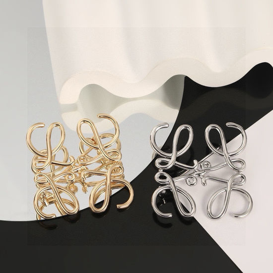 Loewe Geometric Brooch Delicate Versatile Stylish