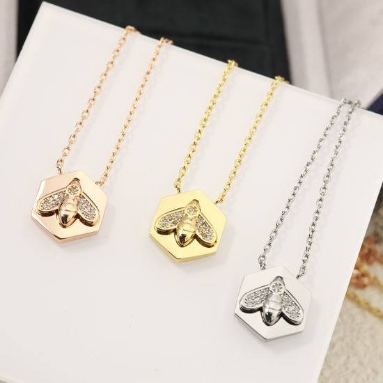 Chaumet Bee Shape Exquisite Design Necklace