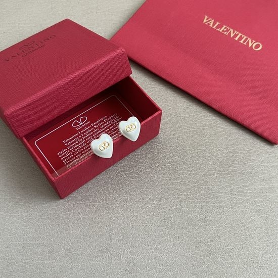 Valentino Simple All-Match Stud Earrings
