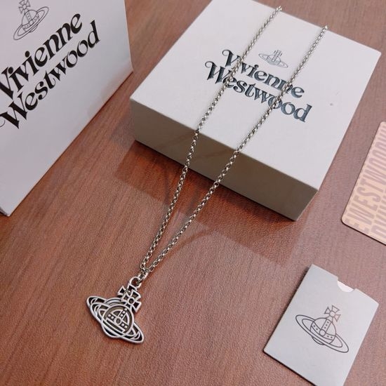 Vivienne Westhood Classic Design Necklace Jewelry Gift