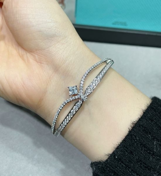 Chaumet Crown Square Diamond Full Pave Bangle