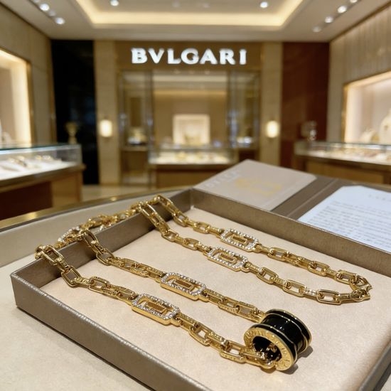 Bvlgari Fan Shaped Elegant Pendant Necklace