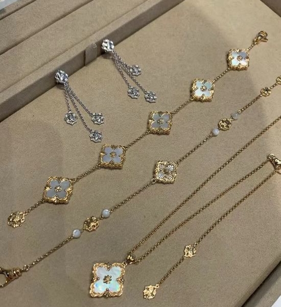 Buccellati Diamond Inlaid Five Flower Bracelet