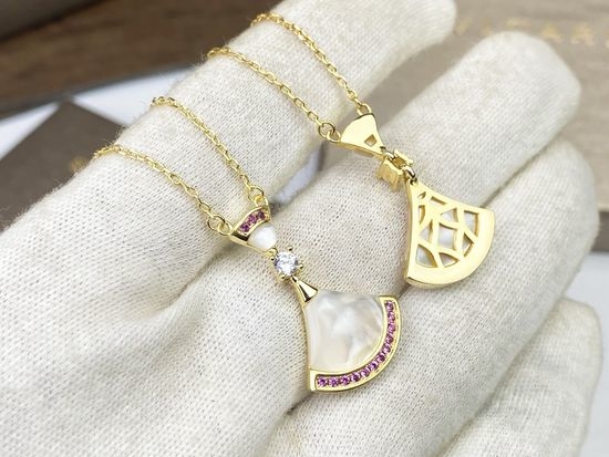 Bvlgari Pink Diamond Shell Skirt Pendant Necklace