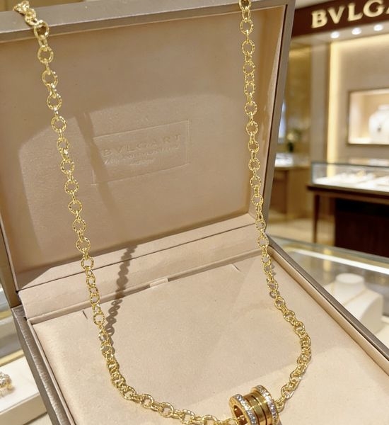 Bvlgari Classic Ring Design V Gold Necklace