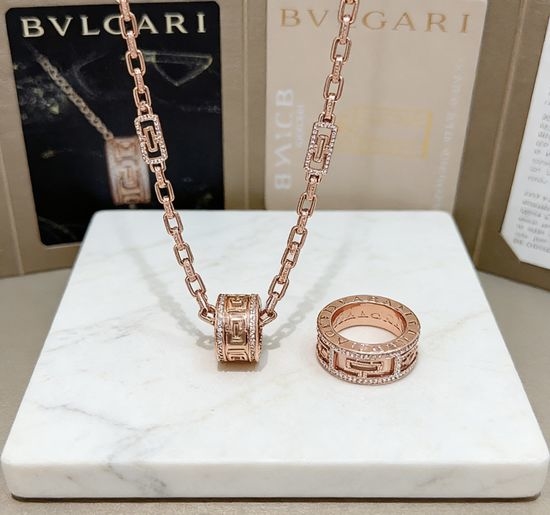 Bvlgari Classic Elegant Pattern Jewelry Necklace