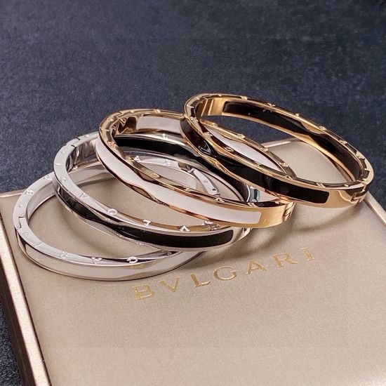 Bvlgari Luxury Diamond Inlaid Bangle