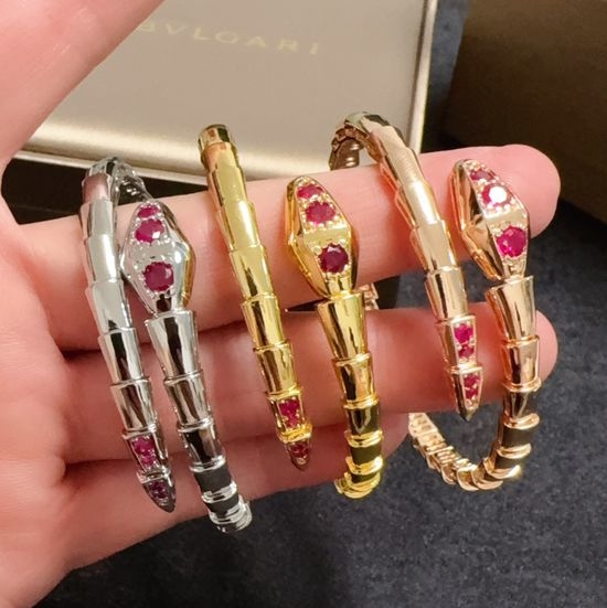 Bvlgari Ruby Inlaid Exquisite Snake Shape Bracelet