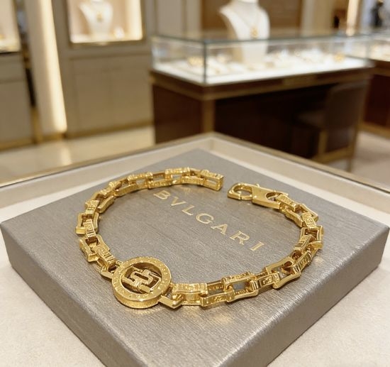 Bvlgari Elegant Fan Shaped Classic Bracelet
