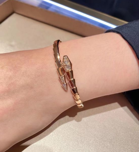 Bvlgari Narrow End Diamond Snake Head Bangle