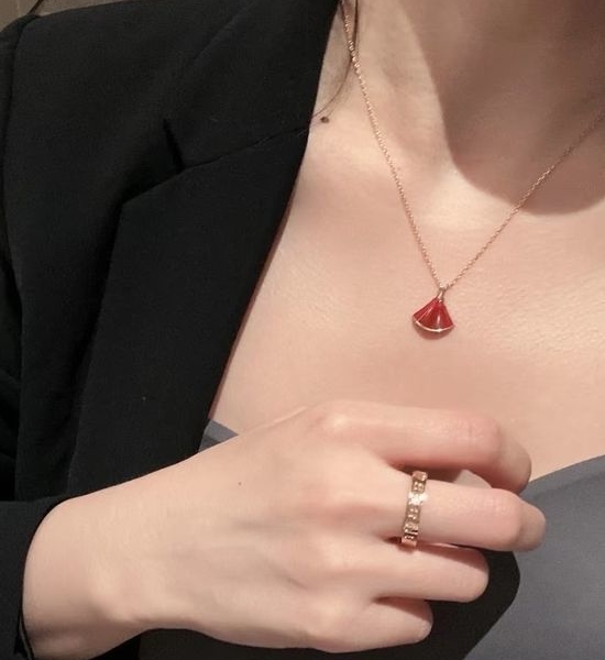 Bvlgari Carnelian Pendant Necklace Rose Gold