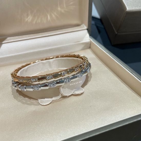 Bvlgari Snake Shape Inlaid Diamond Bangle