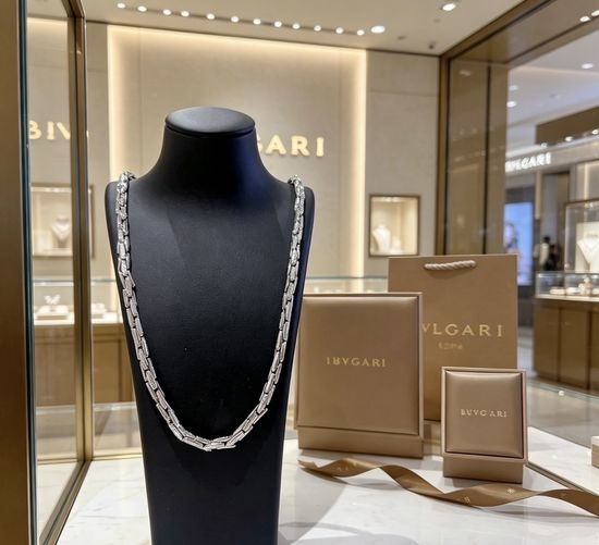 Bvlgari Elegant Ring Shape Pendant Necklace