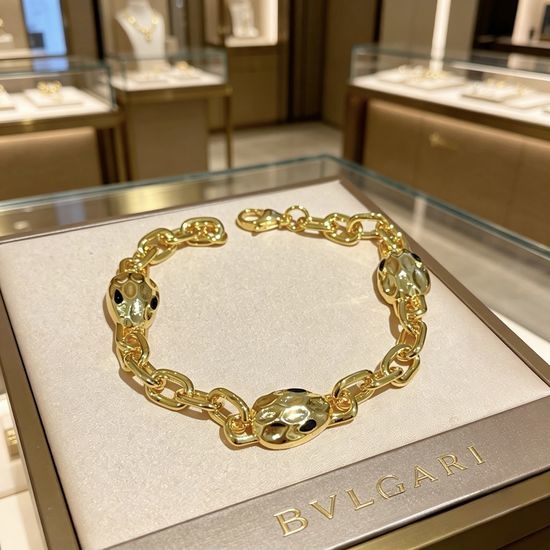 Bvlgari Classic V Gold Bracelet Elegant Design
