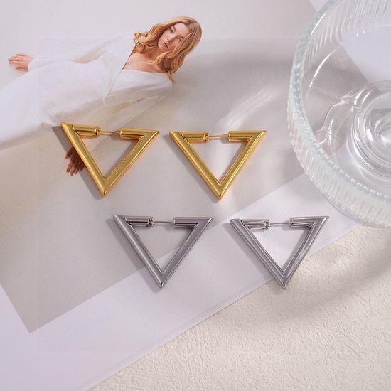 Valentino Triangle Earrings Minimalist Versatile Classic Jewelry