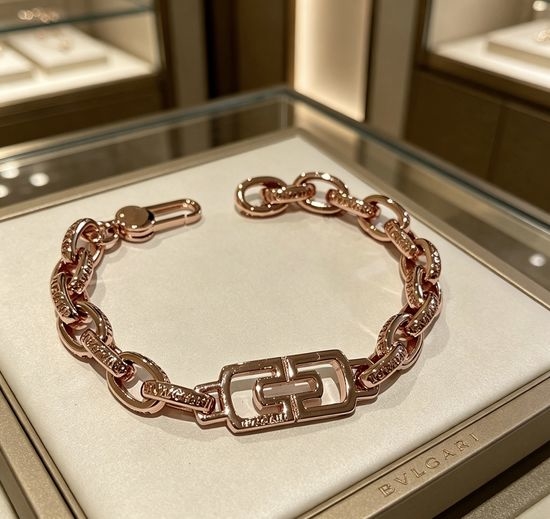 Bvlgari Classic Design V Gold Bracelet