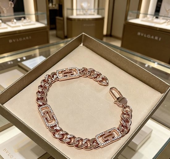 Bvlgari Classic Fan-shaped Design Bracelet