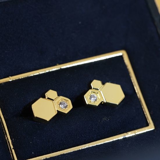 Chaumet Wavy Honeycomb Stud Earrings